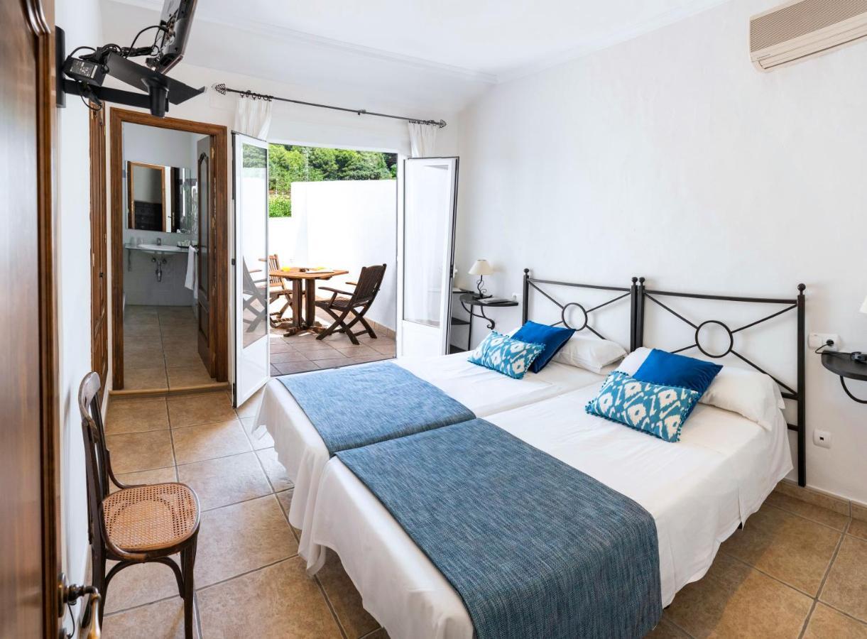 Hostal Tres Molins Jesus Pobre Exterior photo