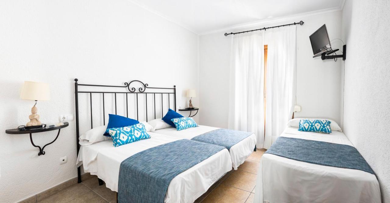 Hostal Tres Molins Jesus Pobre Exterior photo